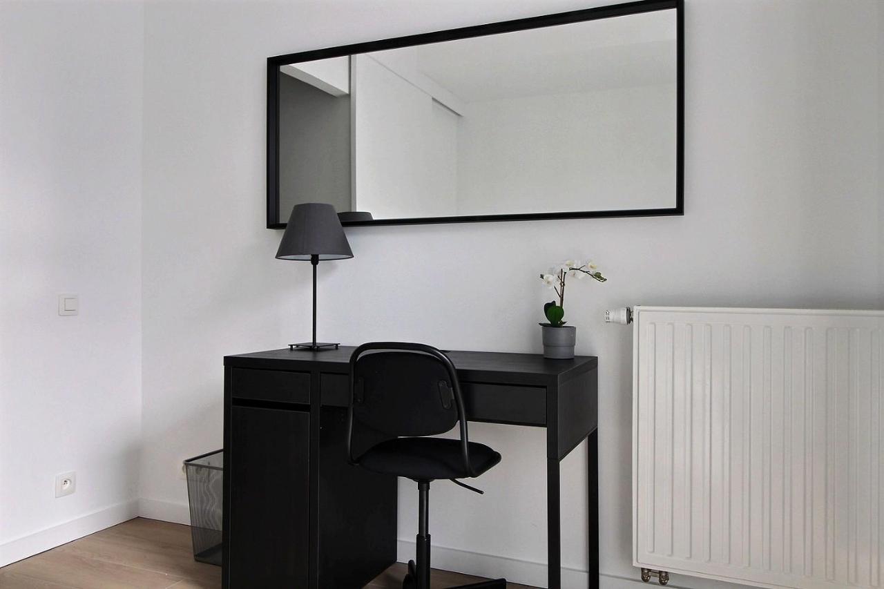 Apartment Rent A Flat - *